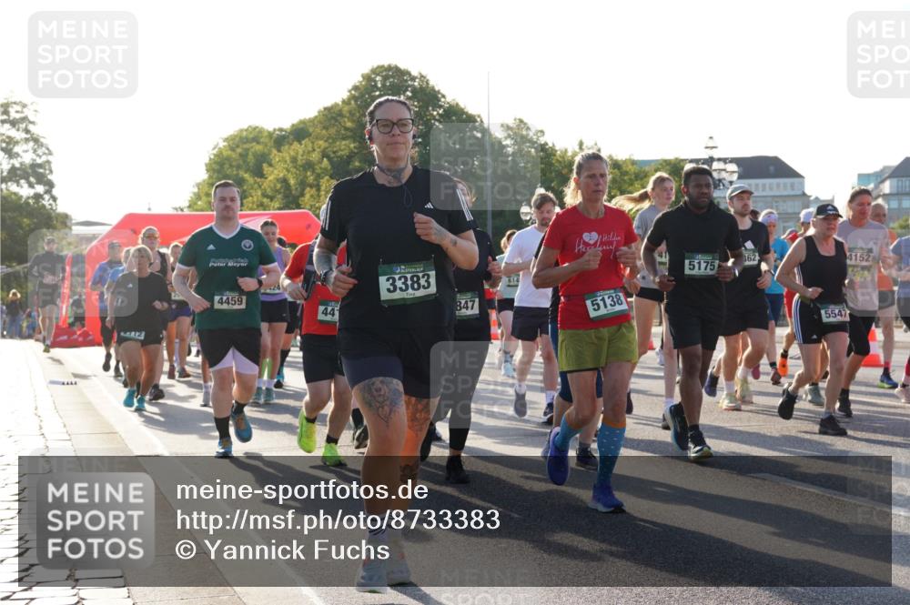 07.09.2025 - BARMER Alsterlauf Yannick Fuchs http://msf.ph/oto/8733383 07.09.2025 09:06:52 Laufen 12, 4459, 44, 3383, 847, 614, 5138, 362, 4152, 5175, 5547 meine-sportfotos.de