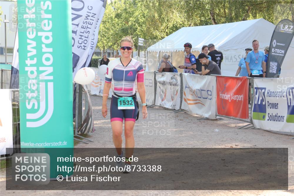 07.09.2025 - 19. Norderstedt Triathlon Luisa Fischer http://msf.ph/oto/8733388 07.09.2025 16:19:59 Ziel 1532 meine-sportfotos.de