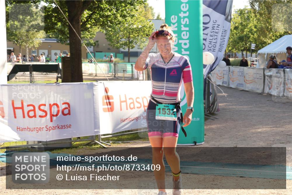 07.09.2025 - 19. Norderstedt Triathlon Luisa Fischer http://msf.ph/oto/8733409 07.09.2025 16:20:03 Ziel 1532 meine-sportfotos.de