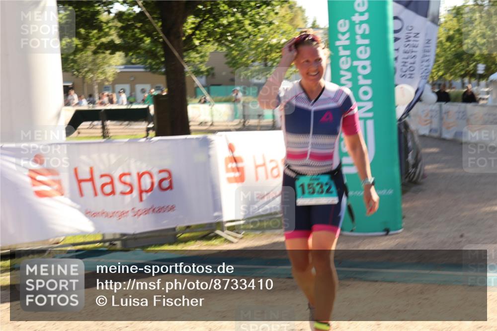 07.09.2025 - 19. Norderstedt Triathlon Luisa Fischer http://msf.ph/oto/8733410 07.09.2025 16:20:03 Ziel 1532 meine-sportfotos.de