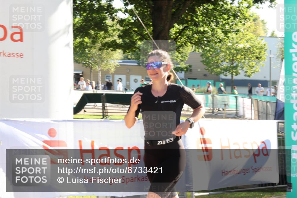 07.09.2025 - 19. Norderstedt Triathlon Luisa Fischer http://msf.ph/oto/8733421 07.09.2025 16:20:13 Ziel 1414 meine-sportfotos.de