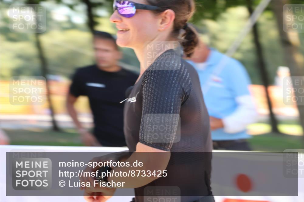 07.09.2025 - 19. Norderstedt Triathlon Luisa Fischer http://msf.ph/oto/8733425 07.09.2025 16:20:15 Ziel 450, 1414 meine-sportfotos.de
