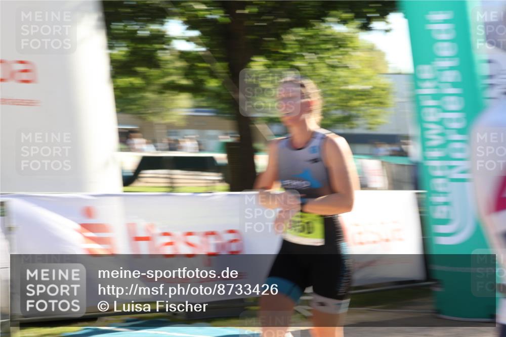 07.09.2025 - 19. Norderstedt Triathlon Luisa Fischer http://msf.ph/oto/8733426 07.09.2025 16:20:19 Ziel 450, 1414 meine-sportfotos.de