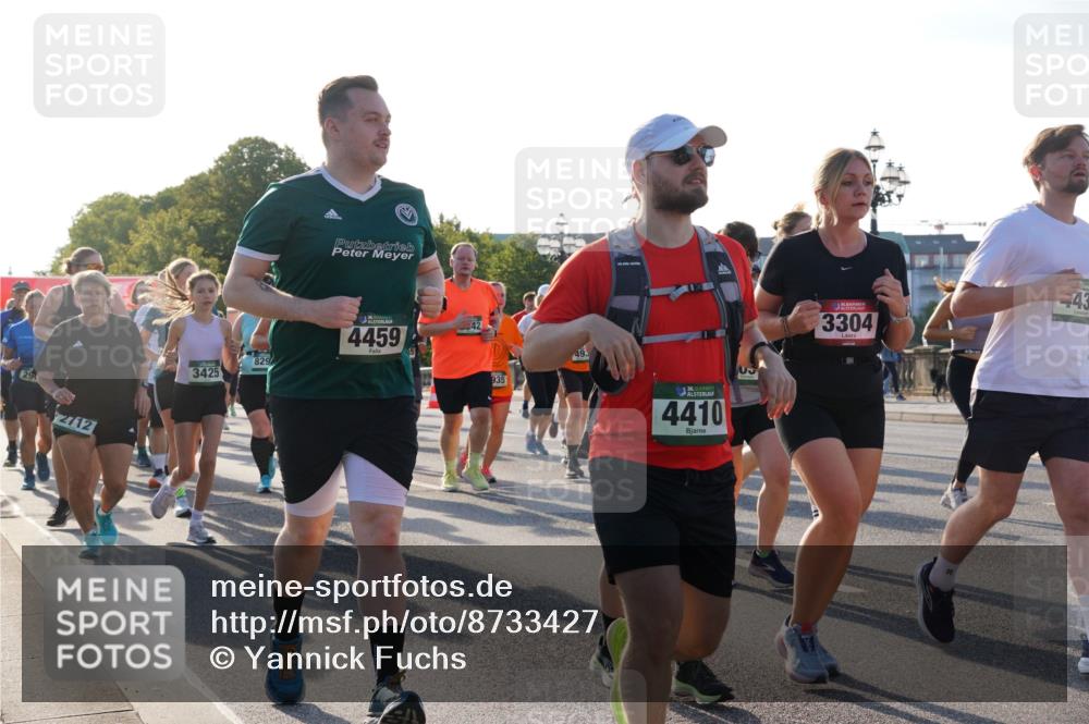 07.09.2025 - BARMER Alsterlauf Yannick Fuchs http://msf.ph/oto/8733427 07.09.2025 09:06:56 Laufen 2712, 3425, 829, 4459, 935, 36, 4410, 3304, 43 meine-sportfotos.de