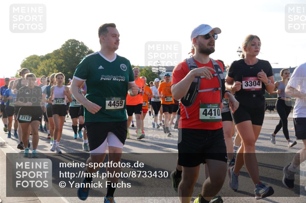 07.09.2025 - BARMER Alsterlauf Yannick Fuchs http://msf.ph/oto/8733430 07.09.2025 09:06:56 Laufen 290, 2712, 3425, 829, 2049, 4933, 4459, 935, 4410, 3304 meine-sportfotos.de