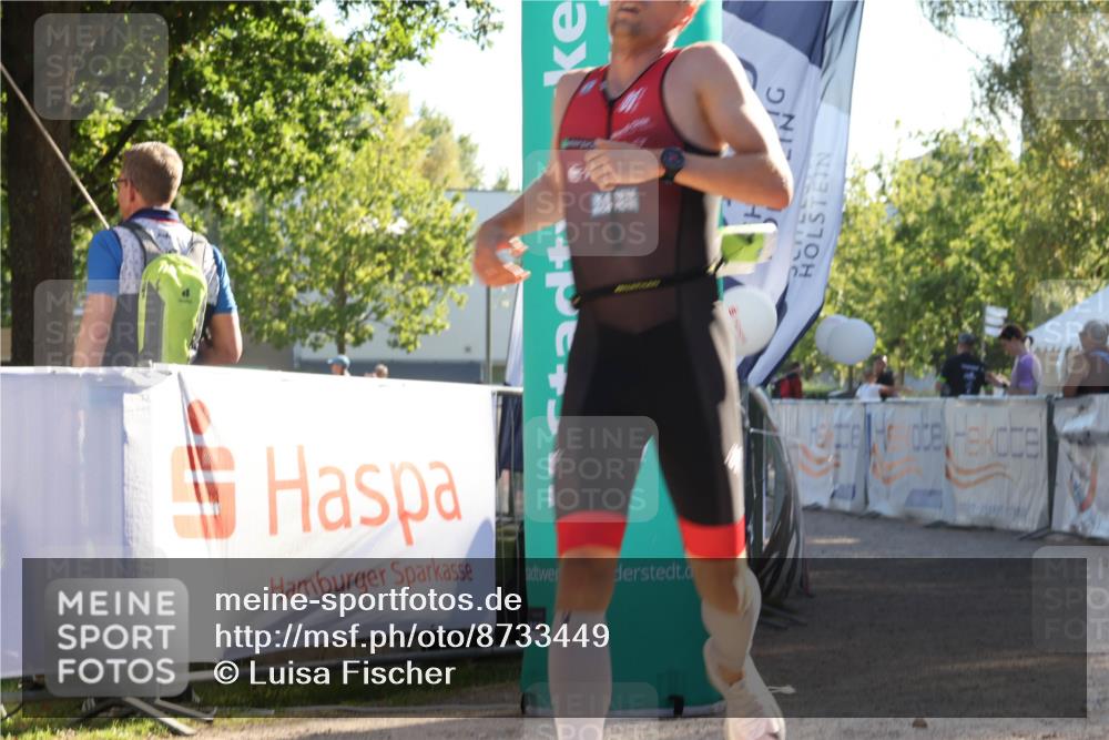 07.09.2025 - 19. Norderstedt Triathlon Luisa Fischer http://msf.ph/oto/8733449 07.09.2025 16:20:59 Ziel 498 meine-sportfotos.de