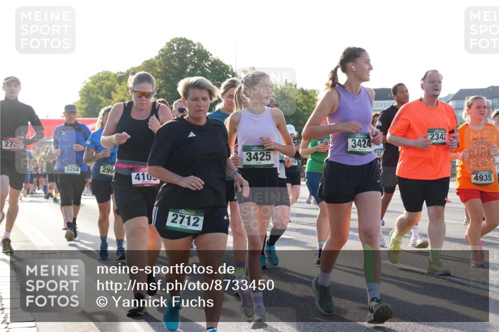 07.09.2025 - BARMER Alsterlauf Yannick Fuchs http://msf.ph/oto/8733450 07.09.2025 09:06:57 Laufen 272, 2264, 290, 4105, 2712, 3425, 08, 3424, 2342, 4935 meine-sportfotos.de