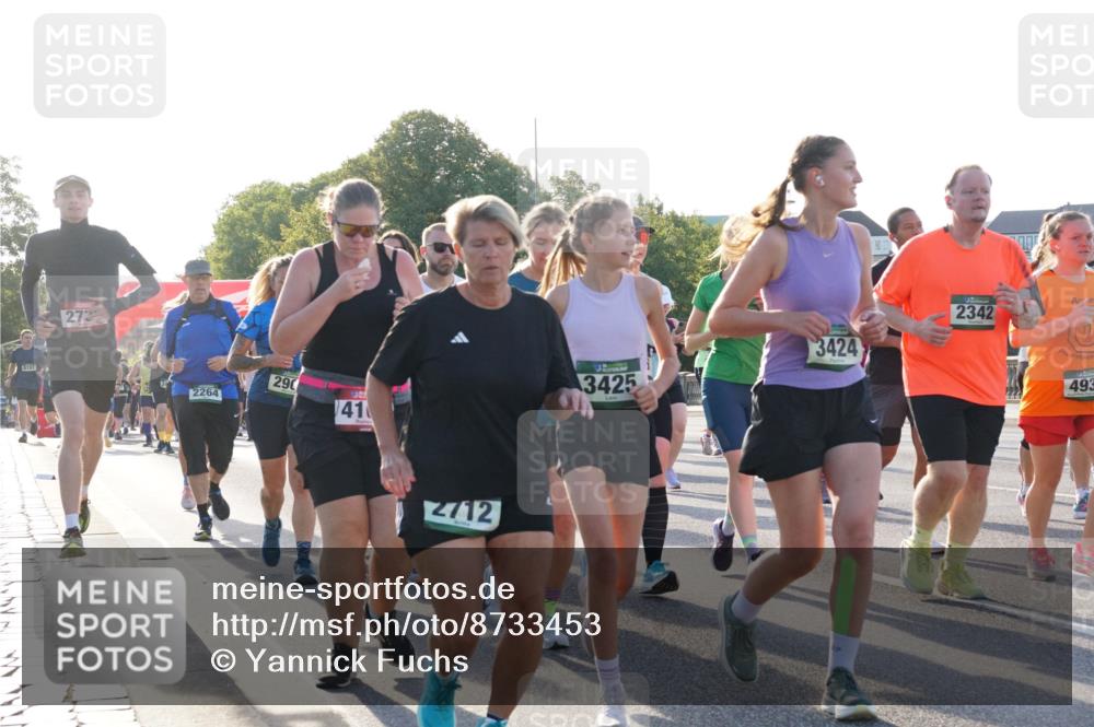 07.09.2025 - BARMER Alsterlauf Yannick Fuchs http://msf.ph/oto/8733453 07.09.2025 09:06:57 Laufen 8157, 273, 2264, 290, 41, 2712, 3425, 3424, 2342, 493 meine-sportfotos.de