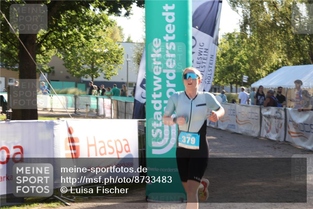 07.09.2025 - 19. Norderstedt Triathlon Luisa Fischer http://msf.ph/oto/8733483 07.09.2025 16:21:41 Ziel 379, 442 meine-sportfotos.de