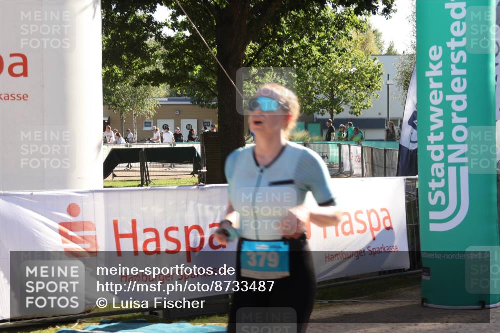07.09.2025 - 19. Norderstedt Triathlon Luisa Fischer http://msf.ph/oto/8733487 07.09.2025 16:21:42 Ziel 379, 442 meine-sportfotos.de