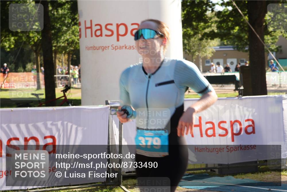 07.09.2025 - 19. Norderstedt Triathlon Luisa Fischer http://msf.ph/oto/8733490 07.09.2025 16:21:42 Ziel 379, 442 meine-sportfotos.de