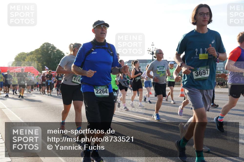 07.09.2025 - BARMER Alsterlauf Yannick Fuchs http://msf.ph/oto/8733521 07.09.2025 09:07:02 Laufen 12403, 6140, 2264, 17, 145, 3891, 202, 39, 262, 3697 meine-sportfotos.de
