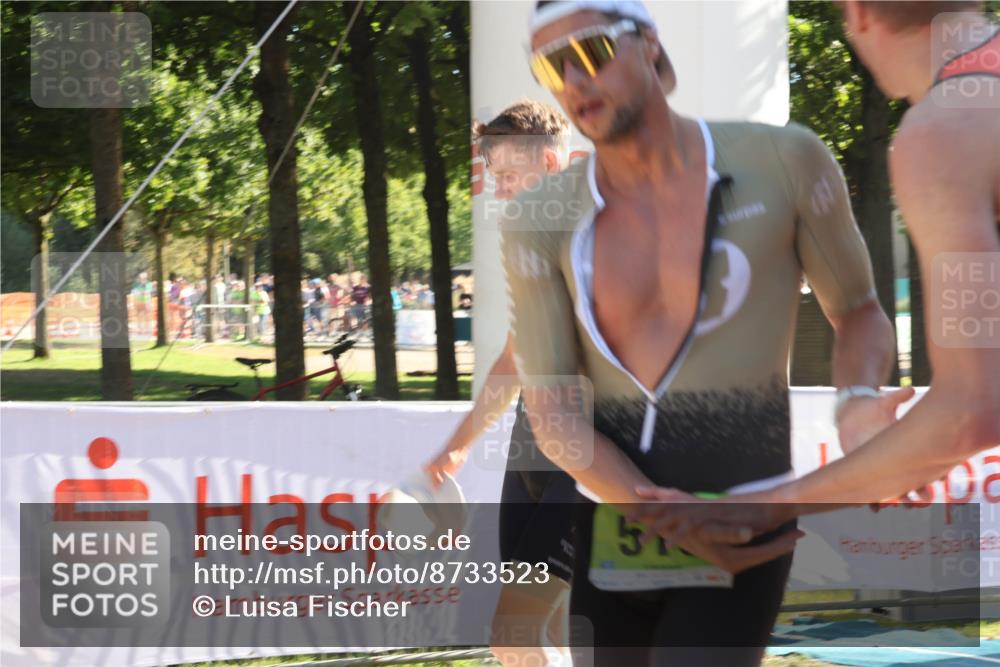 07.09.2025 - 19. Norderstedt Triathlon Luisa Fischer http://msf.ph/oto/8733523 07.09.2025 16:22:27 Ziel 513, 517 meine-sportfotos.de