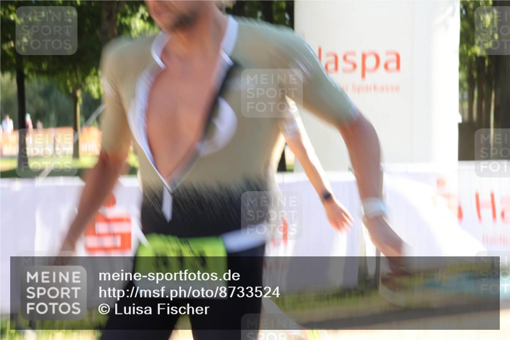 07.09.2025 - 19. Norderstedt Triathlon Luisa Fischer http://msf.ph/oto/8733524 07.09.2025 16:22:28 Ziel 513, 517 meine-sportfotos.de
