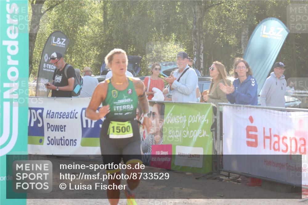 07.09.2025 - 19. Norderstedt Triathlon Luisa Fischer http://msf.ph/oto/8733529 07.09.2025 16:22:58 Ziel 1500 meine-sportfotos.de