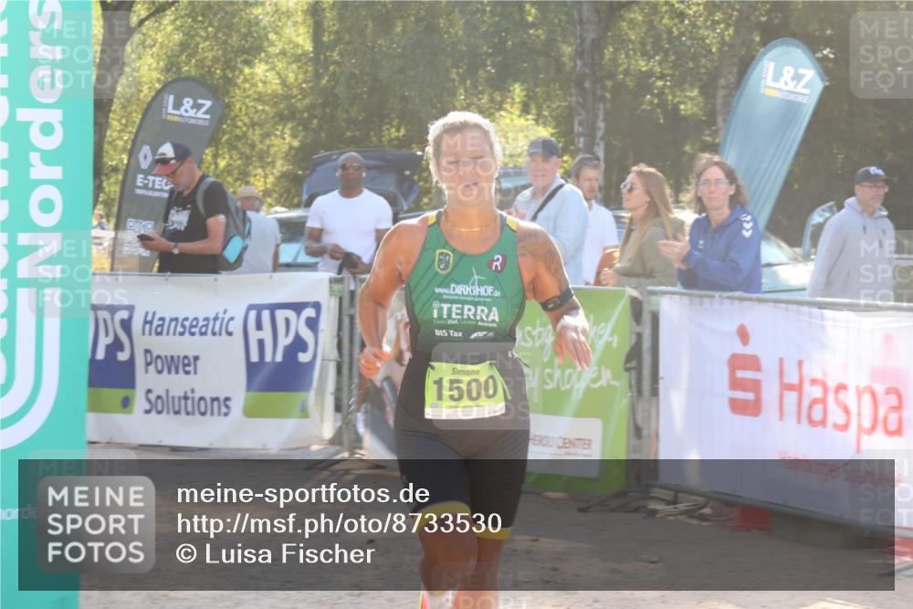 07.09.2025 - 19. Norderstedt Triathlon Luisa Fischer http://msf.ph/oto/8733530 07.09.2025 16:22:58 Ziel 1500 meine-sportfotos.de