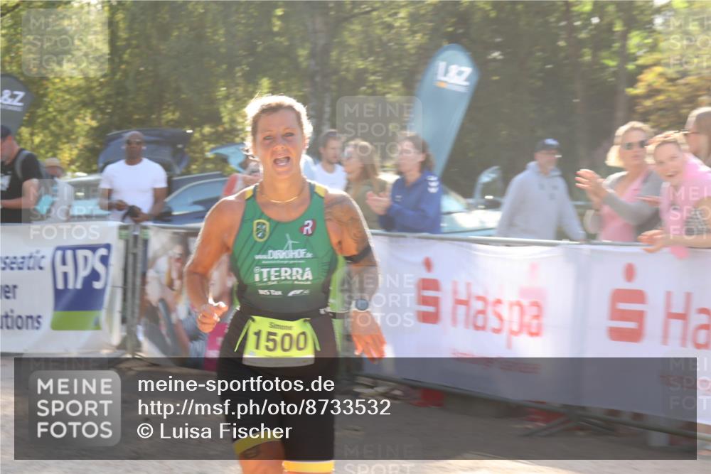 07.09.2025 - 19. Norderstedt Triathlon Luisa Fischer http://msf.ph/oto/8733532 07.09.2025 16:22:59 Ziel 1500 meine-sportfotos.de