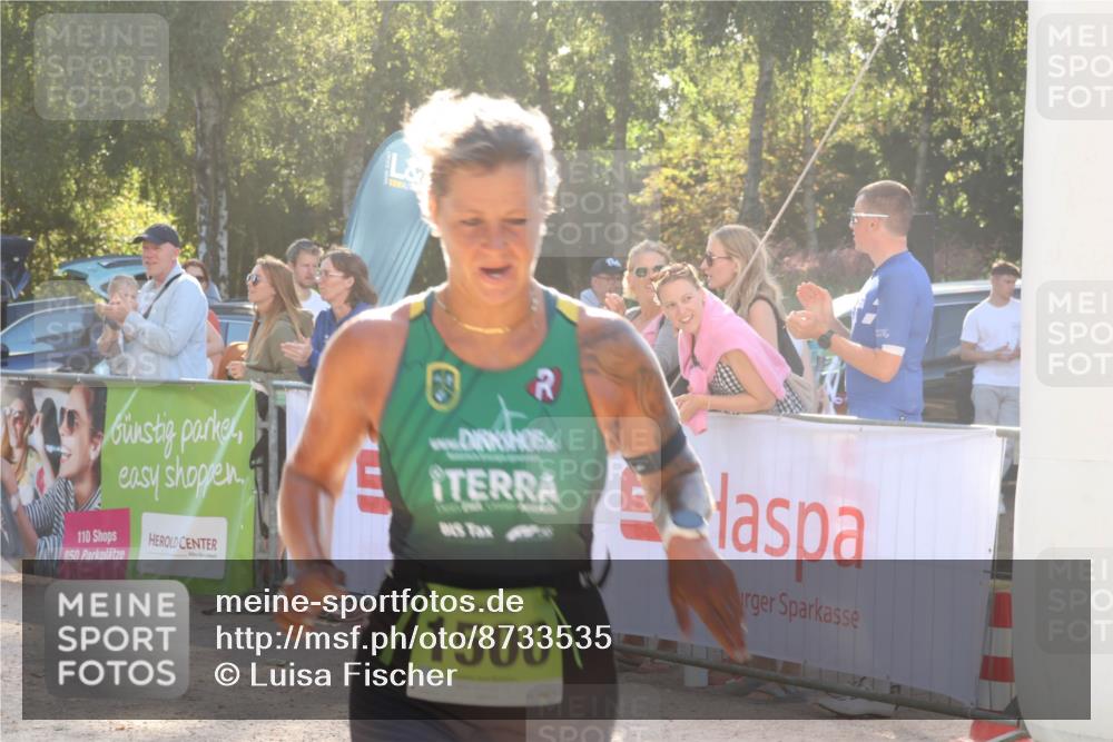 07.09.2025 - 19. Norderstedt Triathlon Luisa Fischer http://msf.ph/oto/8733535 07.09.2025 16:22:59 Ziel 1500 meine-sportfotos.de