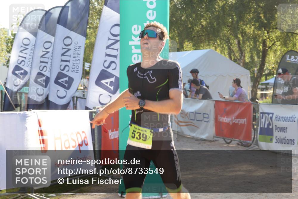 07.09.2025 - 19. Norderstedt Triathlon Luisa Fischer http://msf.ph/oto/8733549 07.09.2025 16:23:07 Ziel 508, 539 meine-sportfotos.de