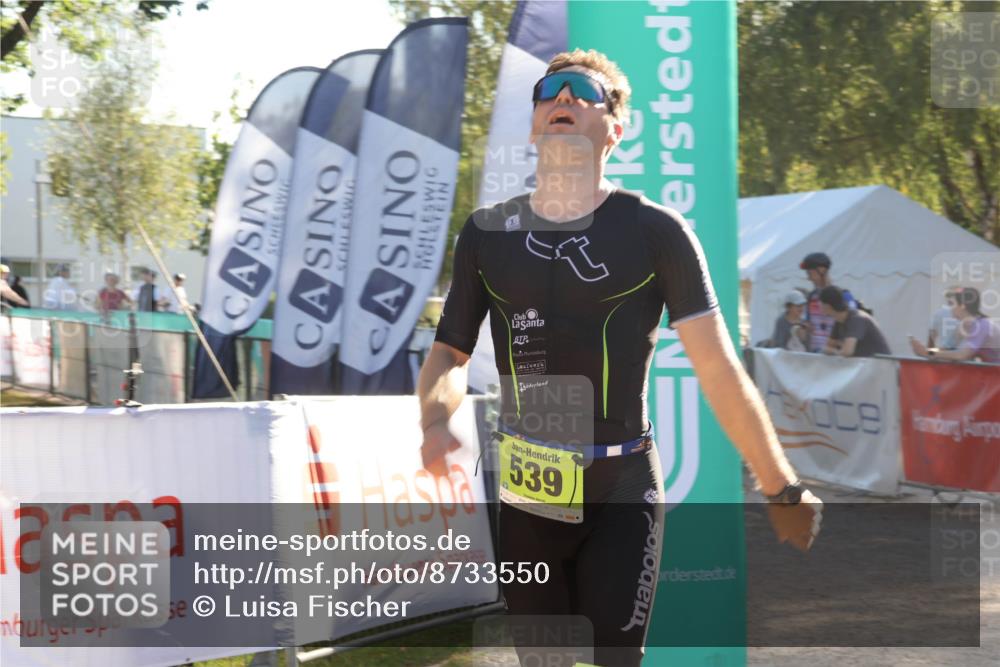 07.09.2025 - 19. Norderstedt Triathlon Luisa Fischer http://msf.ph/oto/8733550 07.09.2025 16:23:07 Ziel 508, 539 meine-sportfotos.de