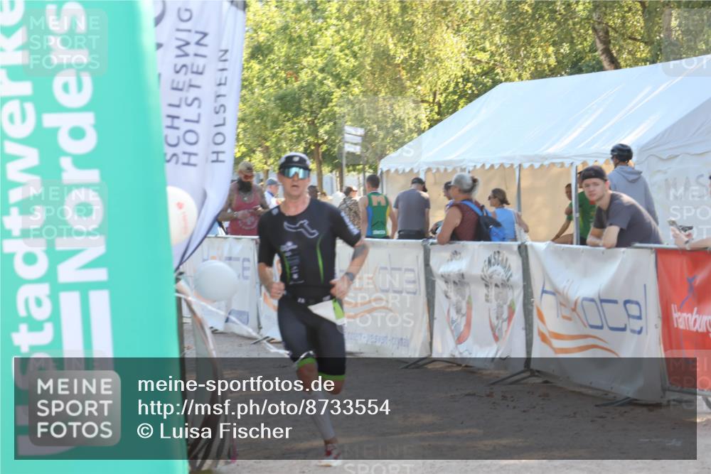 07.09.2025 - 19. Norderstedt Triathlon Luisa Fischer http://msf.ph/oto/8733554 07.09.2025 16:23:39 Ziel 537, 538 meine-sportfotos.de