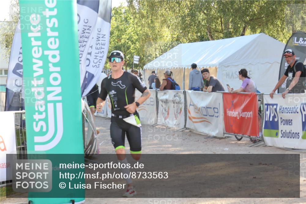 07.09.2025 - 19. Norderstedt Triathlon Luisa Fischer http://msf.ph/oto/8733563 07.09.2025 16:23:40 Ziel 537, 538 meine-sportfotos.de