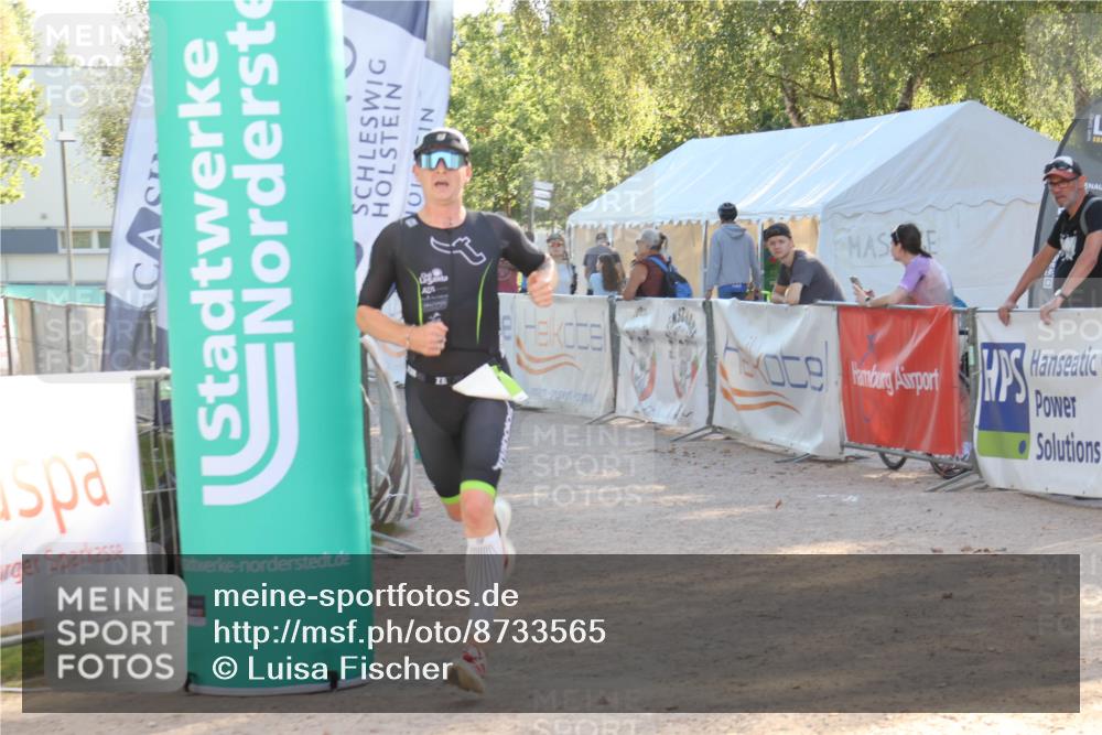 07.09.2025 - 19. Norderstedt Triathlon Luisa Fischer http://msf.ph/oto/8733565 07.09.2025 16:23:40 Ziel 537, 538 meine-sportfotos.de