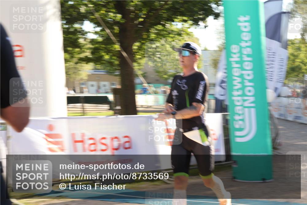 07.09.2025 - 19. Norderstedt Triathlon Luisa Fischer http://msf.ph/oto/8733569 07.09.2025 16:23:41 Ziel 537, 538 meine-sportfotos.de