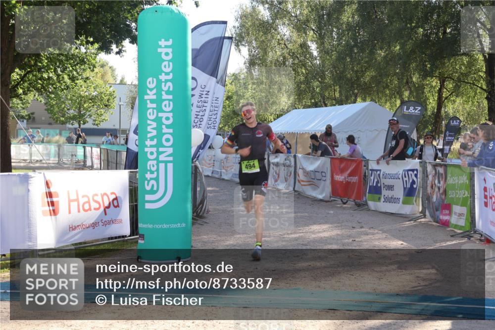 07.09.2025 - 19. Norderstedt Triathlon Luisa Fischer http://msf.ph/oto/8733587 07.09.2025 16:23:48 Ziel 494, 537, 538 meine-sportfotos.de