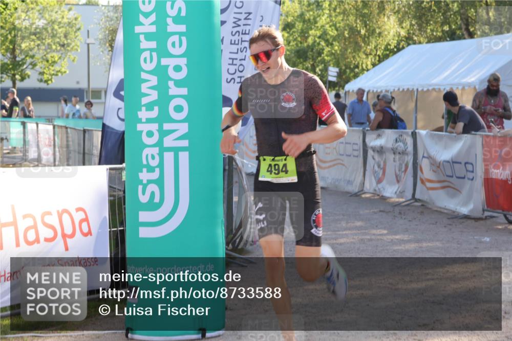 07.09.2025 - 19. Norderstedt Triathlon Luisa Fischer http://msf.ph/oto/8733588 07.09.2025 16:23:48 Ziel 494, 537, 538 meine-sportfotos.de