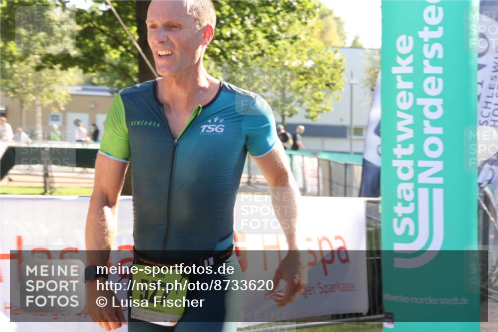 07.09.2025 - 19. Norderstedt Triathlon Luisa Fischer http://msf.ph/oto/8733620 07.09.2025 16:24:07 Ziel 527 meine-sportfotos.de
