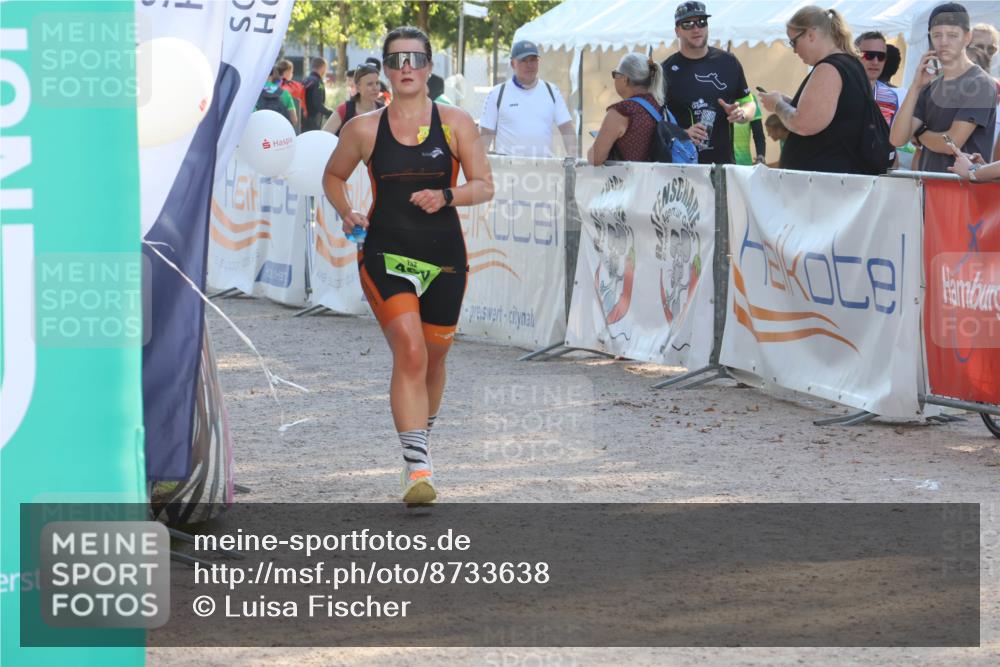 07.09.2025 - 19. Norderstedt Triathlon Luisa Fischer http://msf.ph/oto/8733638 07.09.2025 16:24:38 Ziel 460 meine-sportfotos.de