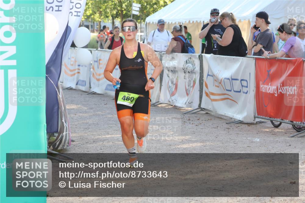 07.09.2025 - 19. Norderstedt Triathlon Luisa Fischer http://msf.ph/oto/8733643 07.09.2025 16:24:39 Ziel 460 meine-sportfotos.de