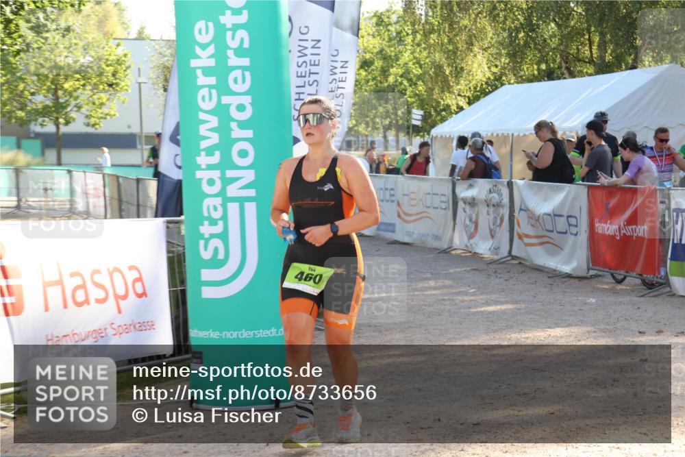 07.09.2025 - 19. Norderstedt Triathlon Luisa Fischer http://msf.ph/oto/8733656 07.09.2025 16:24:41 Ziel 460 meine-sportfotos.de