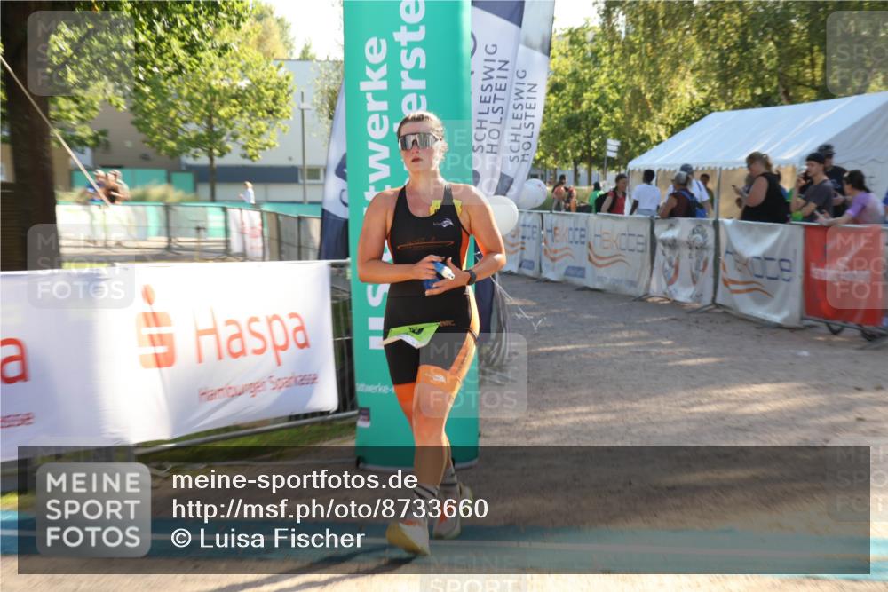 07.09.2025 - 19. Norderstedt Triathlon Luisa Fischer http://msf.ph/oto/8733660 07.09.2025 16:24:41 Ziel 460 meine-sportfotos.de