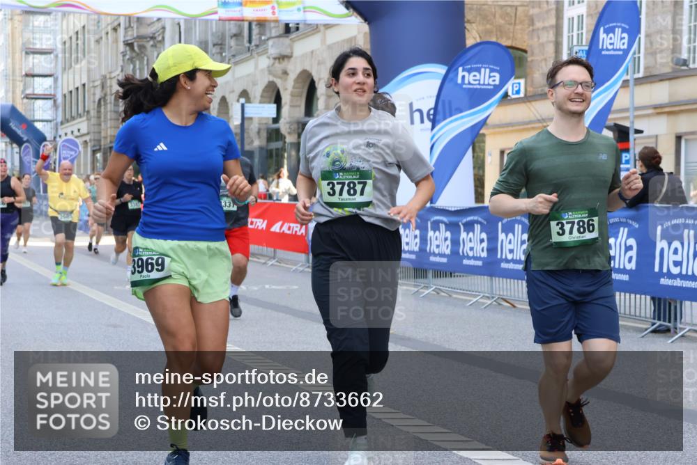 07.09.2025 - BARMER Alsterlauf Strokosch-Dieckow http://msf.ph/oto/8733662 07.09.2025 10:20:56 Ziel 2090, 2241, 3354, 3355, 3994, 4316, 5019, 5224, 5233, 5623, 5625, 5916 meine-sportfotos.de