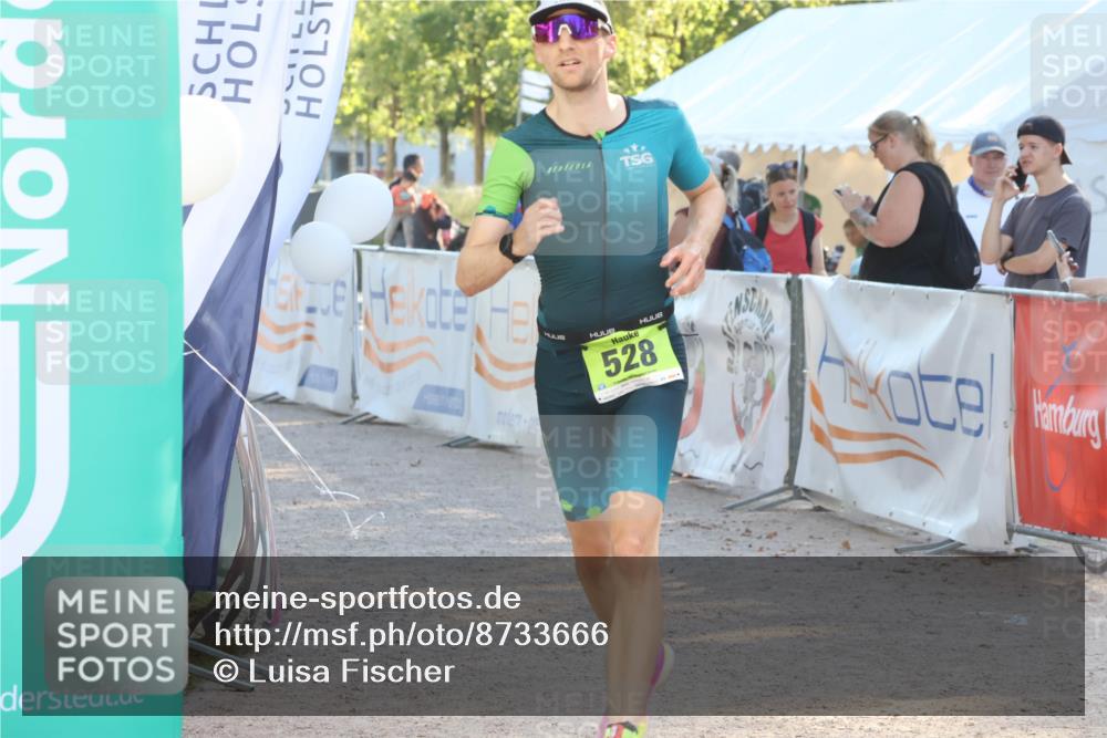 07.09.2025 - 19. Norderstedt Triathlon Luisa Fischer http://msf.ph/oto/8733666 07.09.2025 16:24:47 Ziel 457, 460, 528 meine-sportfotos.de