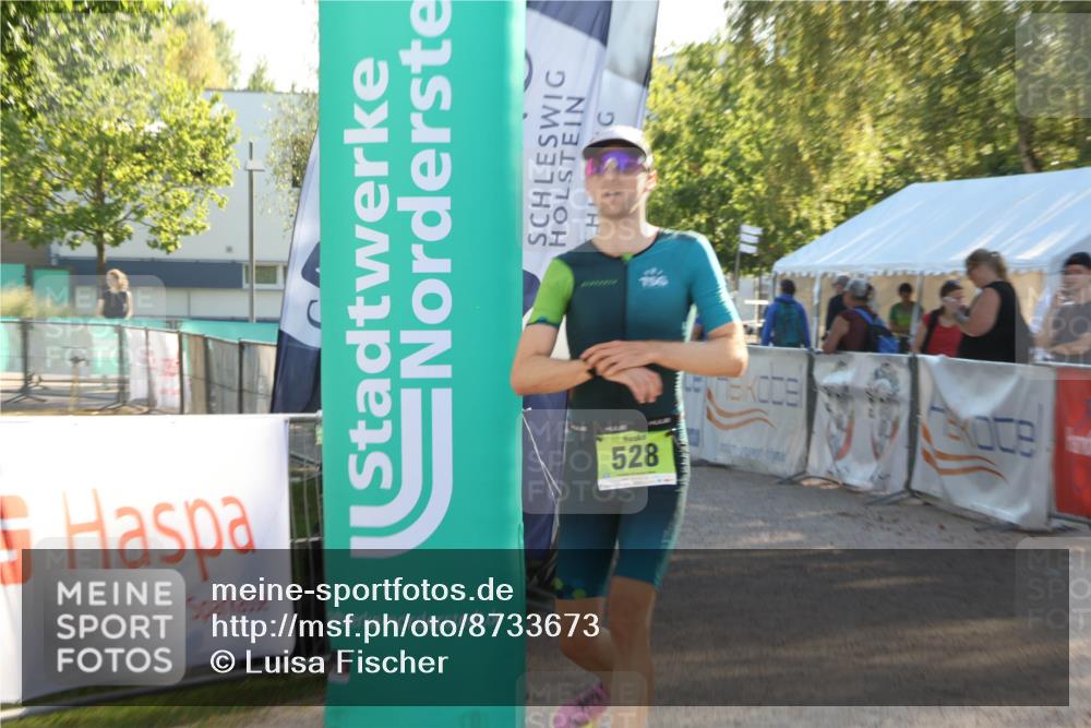 07.09.2025 - 19. Norderstedt Triathlon Luisa Fischer http://msf.ph/oto/8733673 07.09.2025 16:24:48 Ziel 457, 460, 528 meine-sportfotos.de
