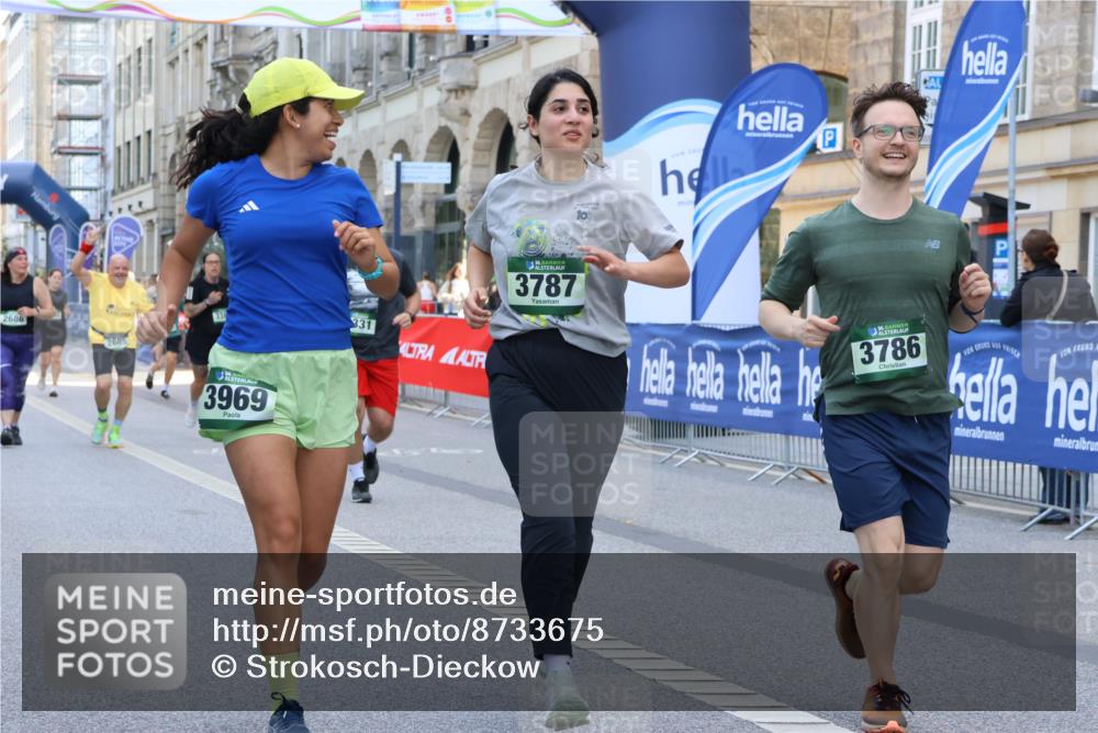 07.09.2025 - BARMER Alsterlauf Strokosch-Dieckow http://msf.ph/oto/8733675 07.09.2025 10:20:56 Ziel 2090, 2241, 3354, 3355, 3994, 4316, 5019, 5224, 5233, 5623, 5625, 5916 meine-sportfotos.de
