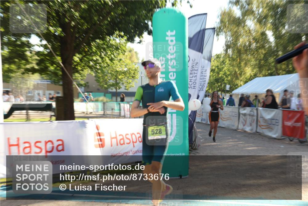 07.09.2025 - 19. Norderstedt Triathlon Luisa Fischer http://msf.ph/oto/8733676 07.09.2025 16:24:49 Ziel 457, 528 meine-sportfotos.de