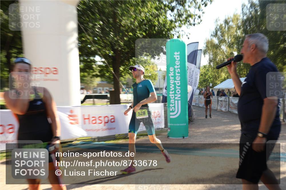 07.09.2025 - 19. Norderstedt Triathlon Luisa Fischer http://msf.ph/oto/8733678 07.09.2025 16:24:49 Ziel 457, 528 meine-sportfotos.de