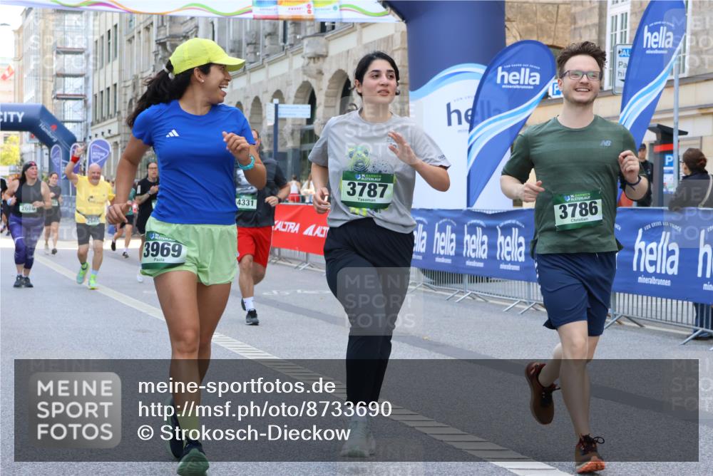 07.09.2025 - BARMER Alsterlauf Strokosch-Dieckow http://msf.ph/oto/8733690 07.09.2025 10:20:56 Ziel 2090, 2241, 3354, 3355, 3994, 4316, 5019, 5224, 5233, 5623, 5625, 5916 meine-sportfotos.de