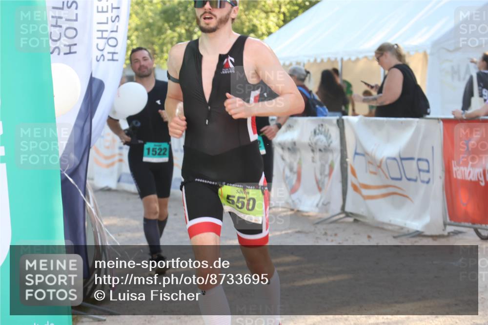 07.09.2025 - 19. Norderstedt Triathlon Luisa Fischer http://msf.ph/oto/8733695 07.09.2025 16:25:01 Ziel 550, 1512, 1522 meine-sportfotos.de