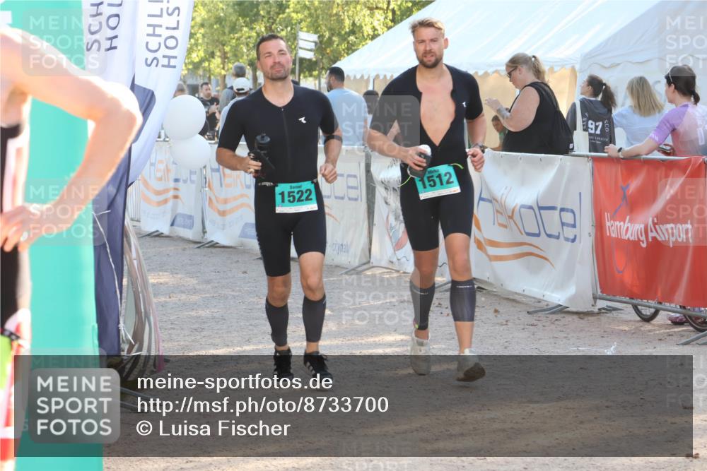 07.09.2025 - 19. Norderstedt Triathlon Luisa Fischer http://msf.ph/oto/8733700 07.09.2025 16:25:02 Ziel 550, 1508, 1512, 1522 meine-sportfotos.de