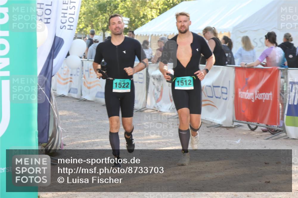 07.09.2025 - 19. Norderstedt Triathlon Luisa Fischer http://msf.ph/oto/8733703 07.09.2025 16:25:02 Ziel 550, 1508, 1512, 1522 meine-sportfotos.de
