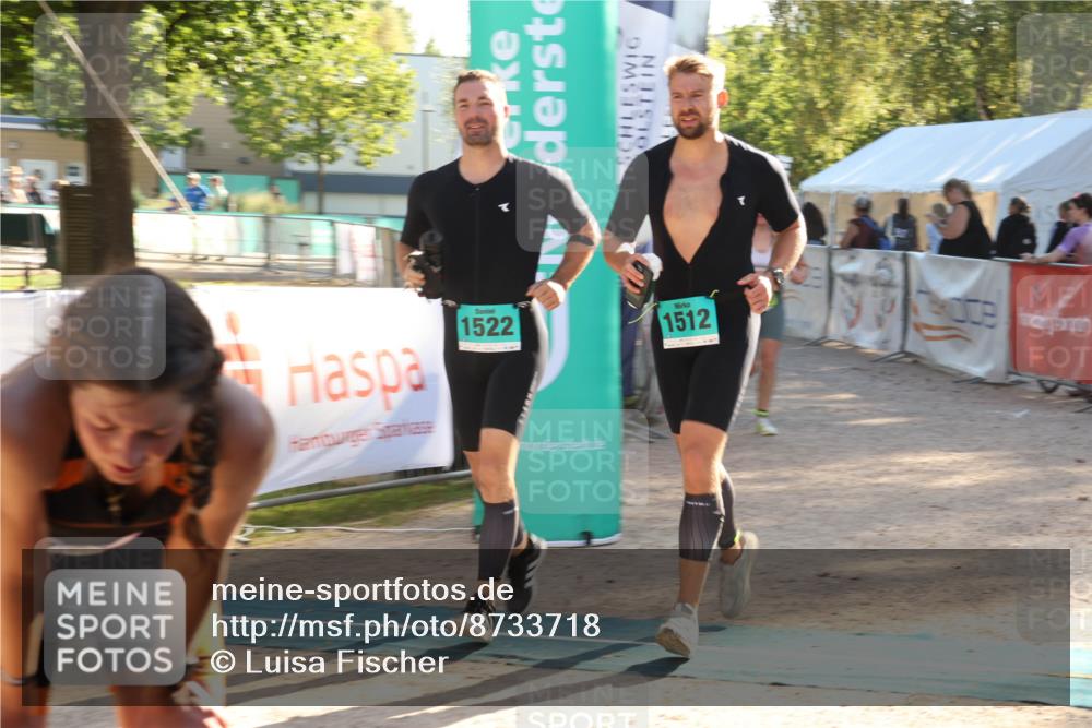07.09.2025 - 19. Norderstedt Triathlon Luisa Fischer http://msf.ph/oto/8733718 07.09.2025 16:25:04 Ziel 550, 1508, 1512, 1522 meine-sportfotos.de