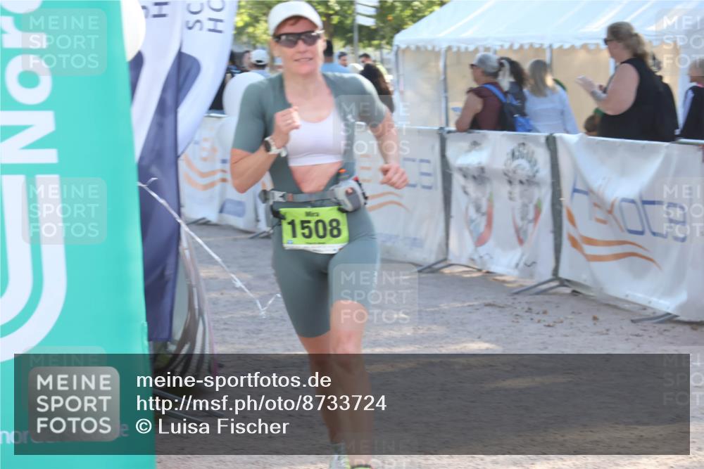 07.09.2025 - 19. Norderstedt Triathlon Luisa Fischer http://msf.ph/oto/8733724 07.09.2025 16:25:06 Ziel 550, 1508, 1512, 1522 meine-sportfotos.de