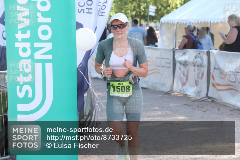 07.09.2025 - 19. Norderstedt Triathlon Luisa Fischer http://msf.ph/oto/8733725 07.09.2025 16:25:06 Ziel 550, 1508, 1512, 1522 meine-sportfotos.de