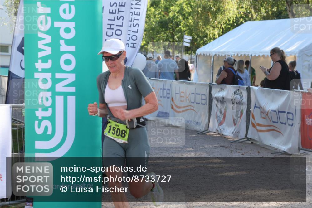 07.09.2025 - 19. Norderstedt Triathlon Luisa Fischer http://msf.ph/oto/8733727 07.09.2025 16:25:06 Ziel 550, 1508, 1512, 1522 meine-sportfotos.de