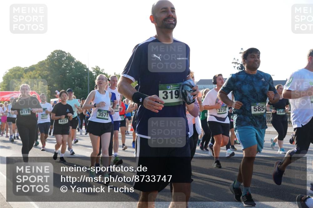 07.09.2025 - BARMER Alsterlauf Yannick Fuchs http://msf.ph/oto/8733747 07.09.2025 09:07:13 Laufen 6171, 5877, 4457, 3571, 60, 129, 36, 319, 3, 3735, 5854, 2649 meine-sportfotos.de